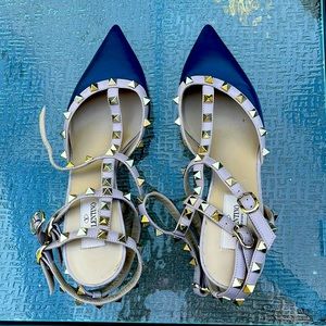 Beautiful Valentino heels!